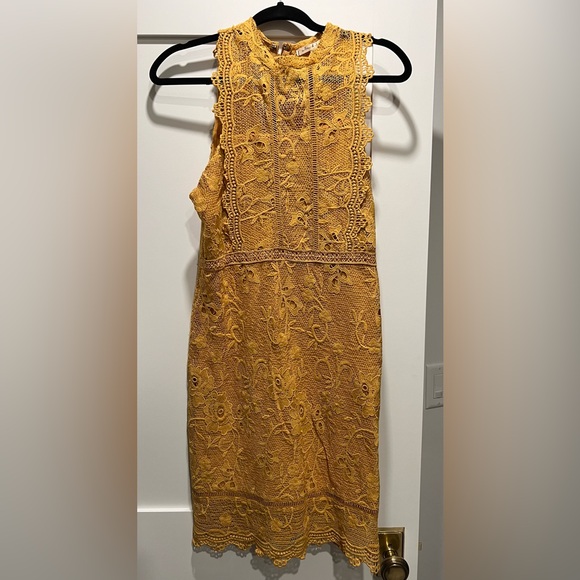 Mustard yellow lace mini dress, size M - Picture 1 of 4
